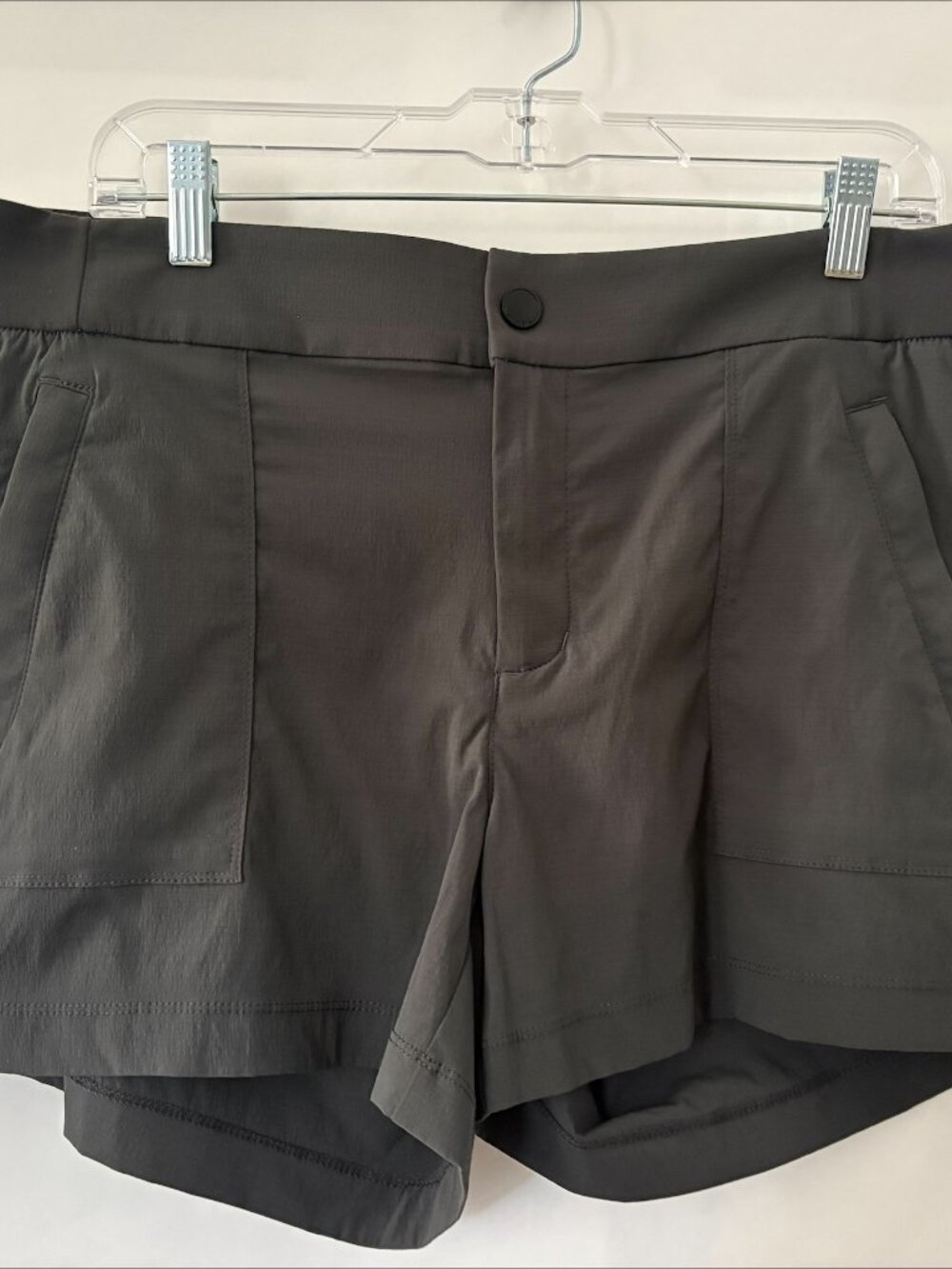 NWOT Athleta Charcoal Gray Trekkie Athletic Hiking Shorts Size 12